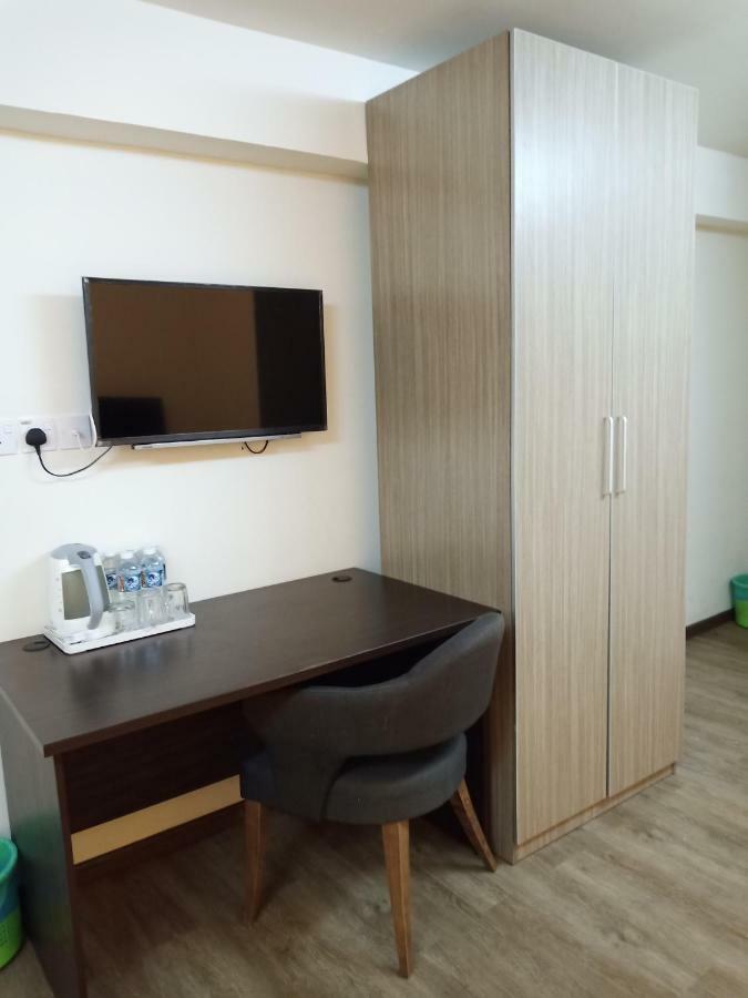 Hotel Truly Asia Кота Кинабалу Екстериор снимка